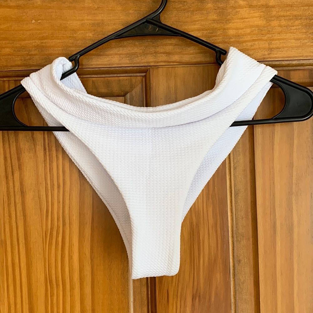 NWT Romwe Textured High Waist High Cut Minimalist White Cheeky Bikini Bottoms